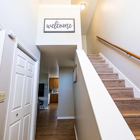 Serene 3 Bedroom Home, Nrm, Wi-Fi, Parking, Queen Bed De Pere 외부 사진