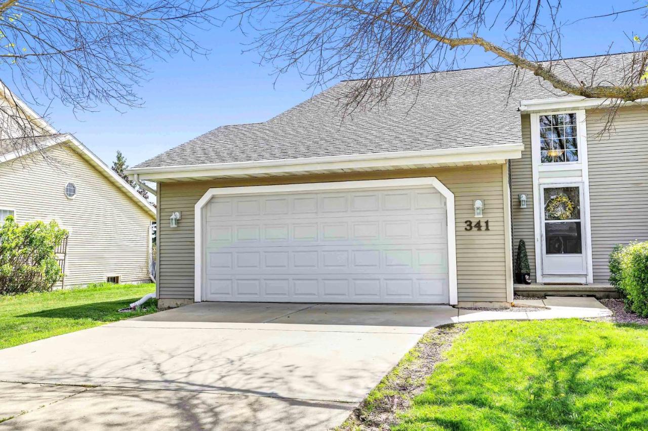 Serene 3 Bedroom Home, Nrm, Wi-Fi, Parking, Queen Bed De Pere 외부 사진